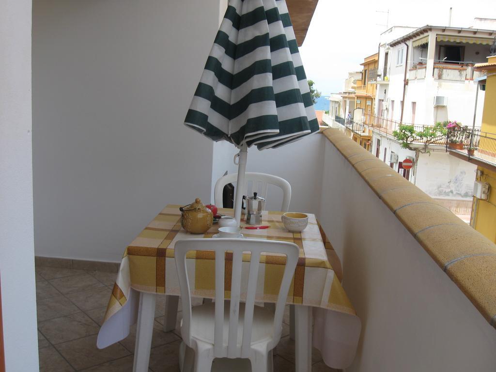 Rosy'S Apartments Trappeto  Rum bild
